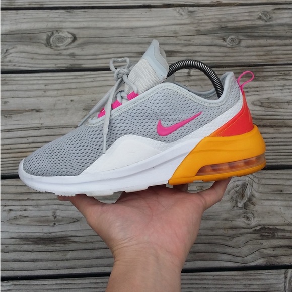 Women Nike Air Max Motion 2 Pure Platinum Fuchsia Running Shoes Sneakers - Picture 2 of 8